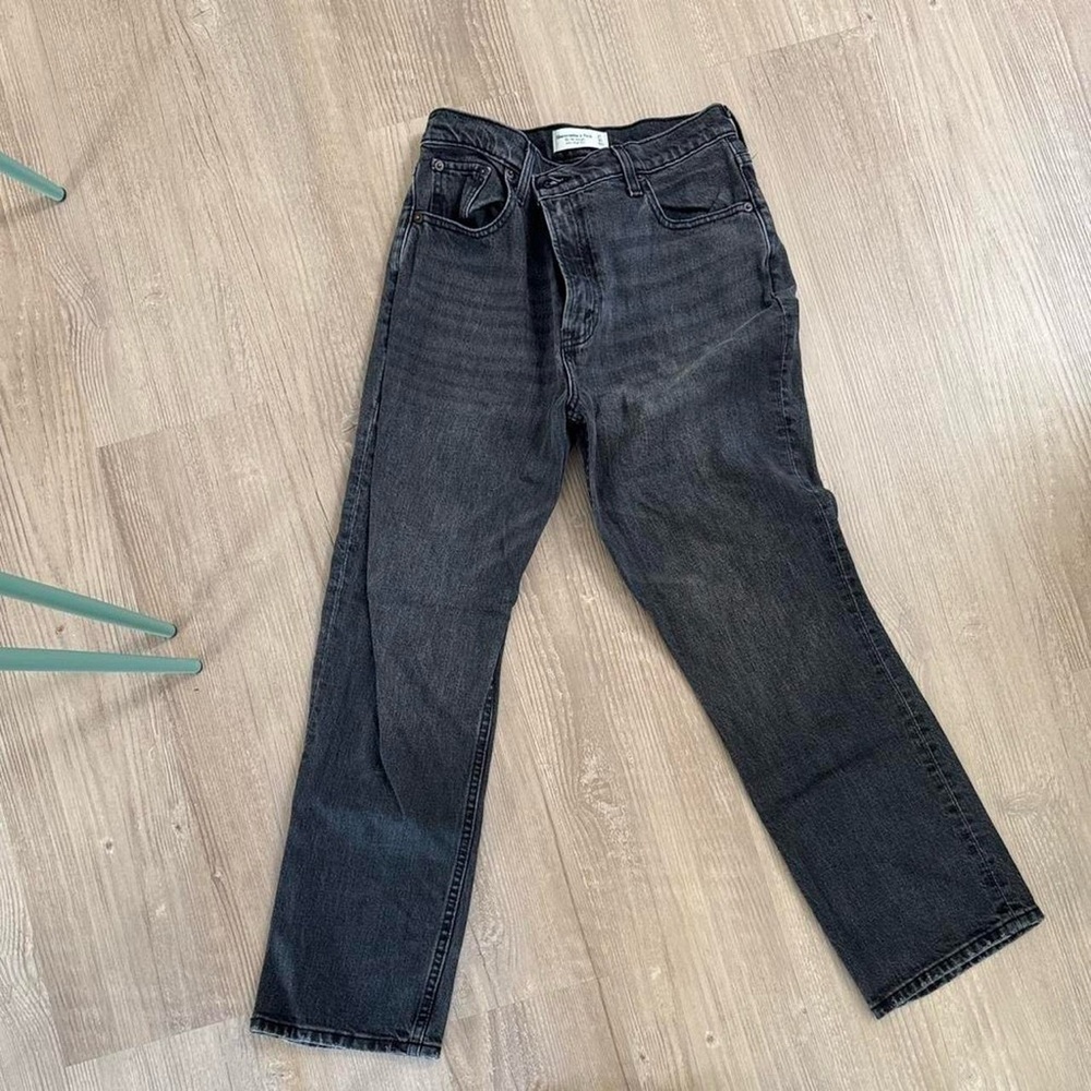 4xs/27 Abercrombie & Fitch The 90’s Straight Ultra High Rise Jeans